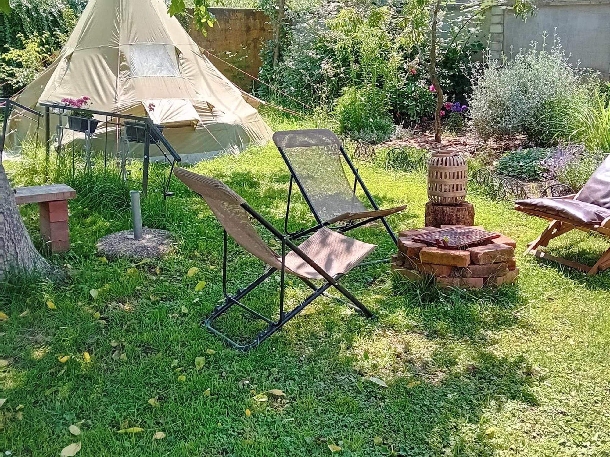 Indian Tent Tipi In Shared Lot And Shared Bathroom Mrse ภายนอก รูปภาพ